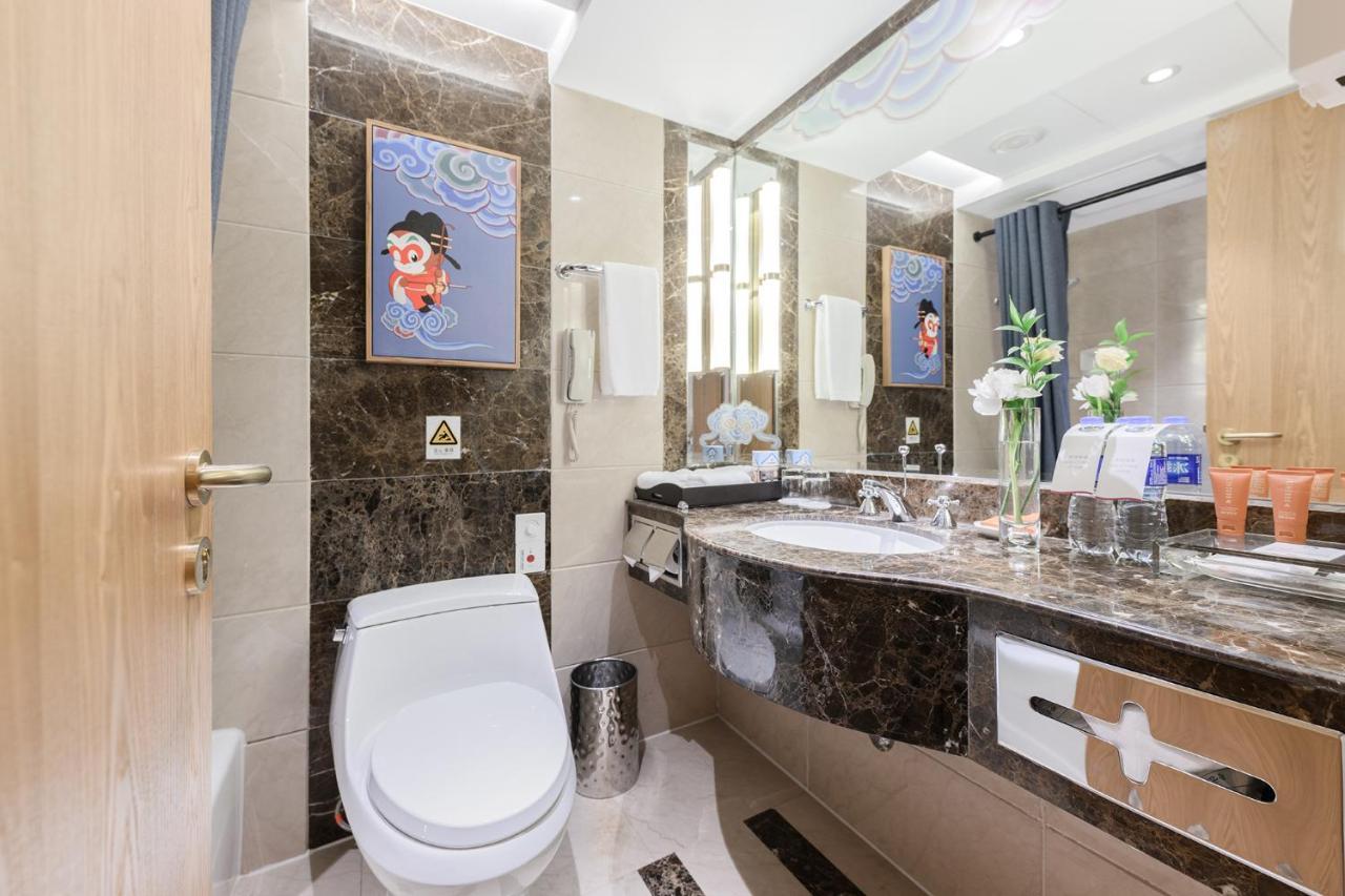 1 King Bed One Bedroom Suite Kids Theme,1611071726:JPEG