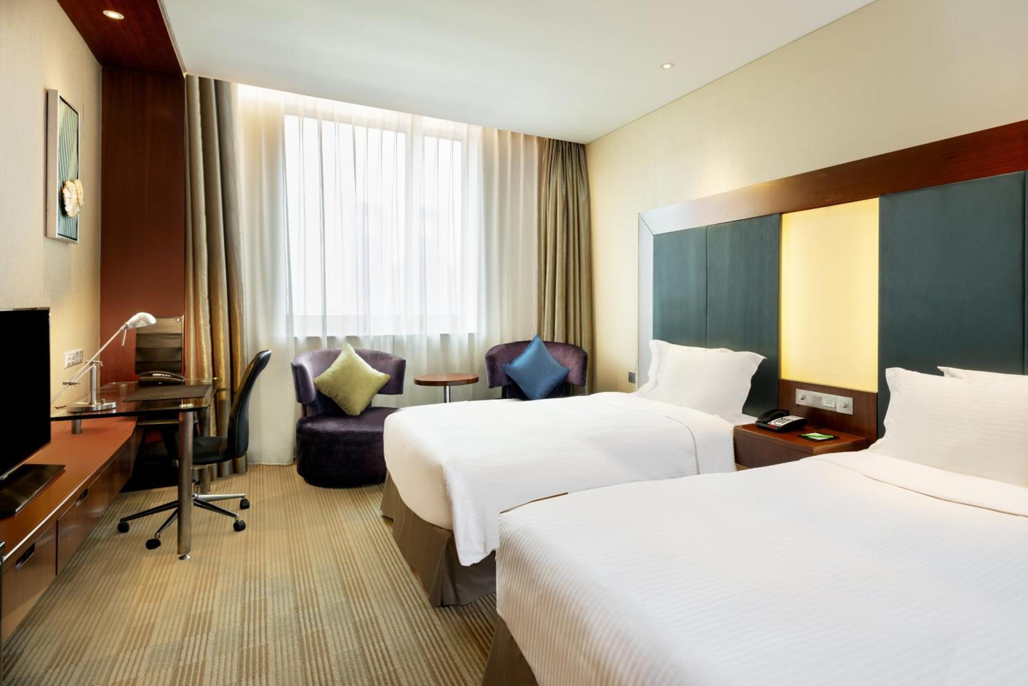 Premium Twin Room with Bath and Shower